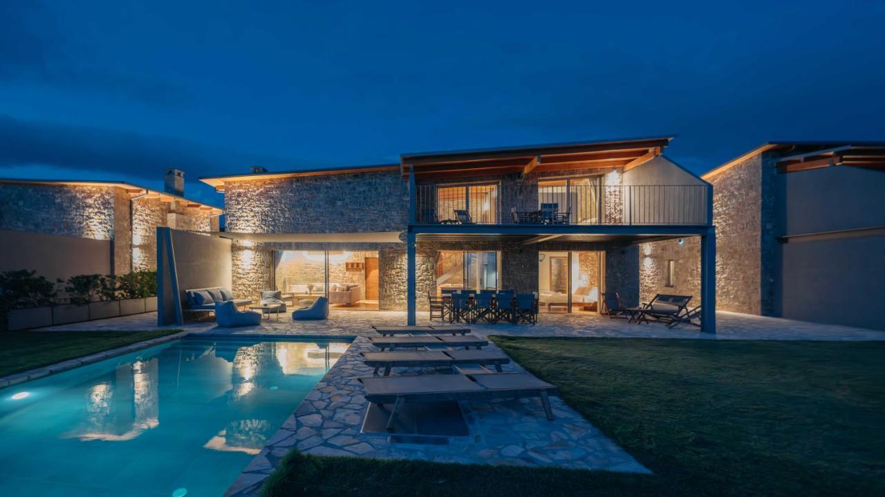 Real Life Homes Luxurious Seafront Villas Each With Their Own Private Pools Korakokhórion Extérieur photo