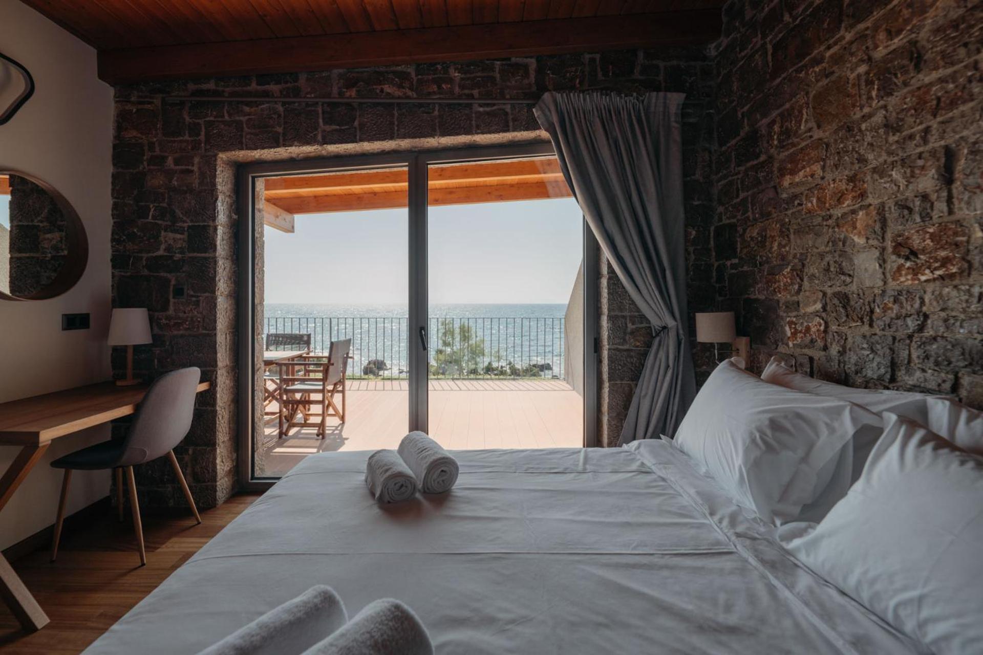 Real Life Homes Luxurious Seafront Villas Each With Their Own Private Pools Korakokhórion Extérieur photo