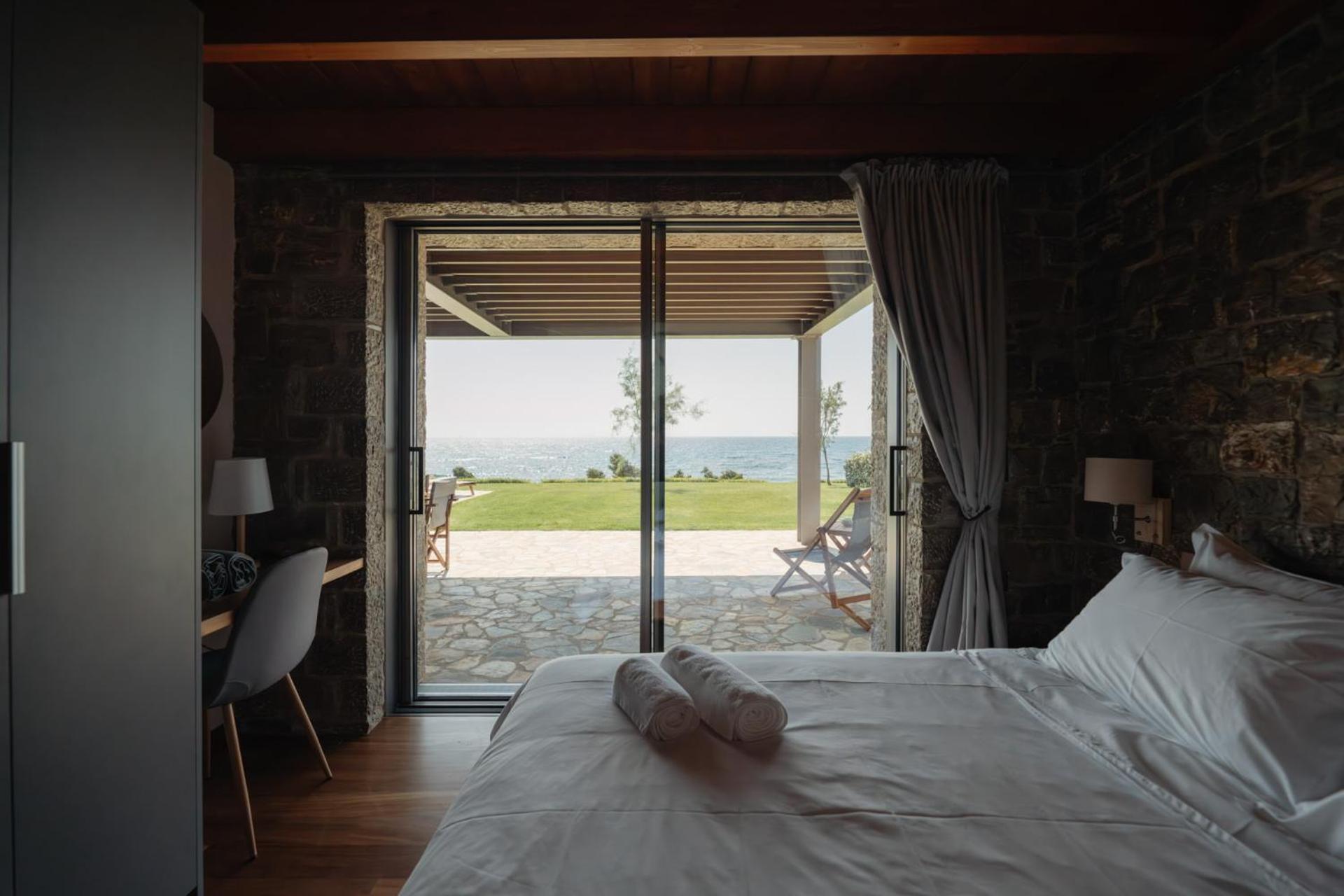 Real Life Homes Luxurious Seafront Villas Each With Their Own Private Pools Korakokhórion Extérieur photo