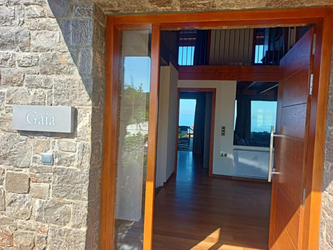 Real Life Homes Luxurious Seafront Villas Each With Their Own Private Pools Korakokhórion Extérieur photo