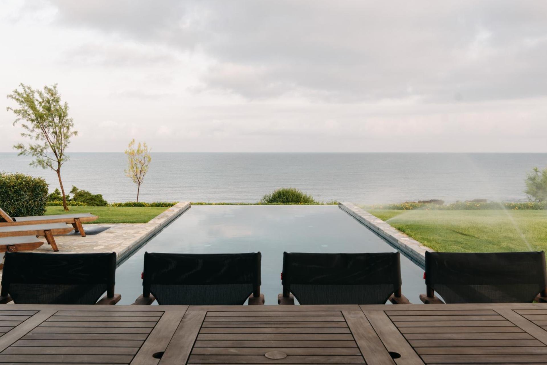 Real Life Homes Luxurious Seafront Villas Each With Their Own Private Pools Korakokhórion Extérieur photo