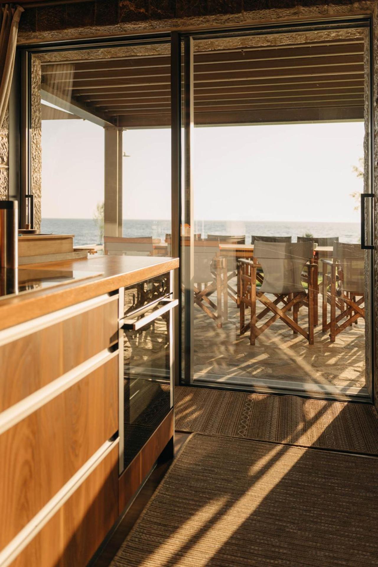 Real Life Homes Luxurious Seafront Villas Each With Their Own Private Pools Korakokhórion Extérieur photo